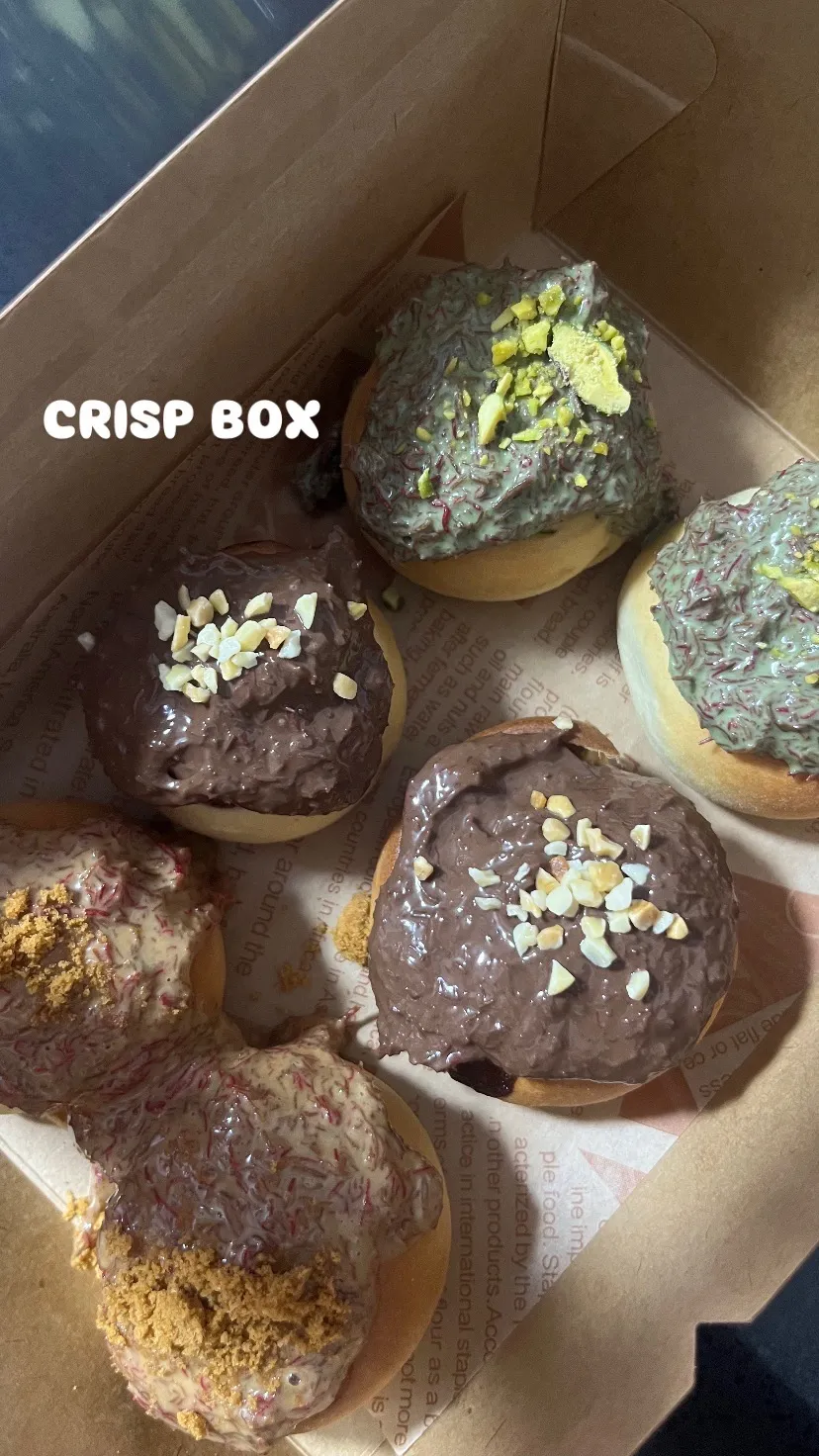 Mixed Kunafa Rolls (choose 1 box)