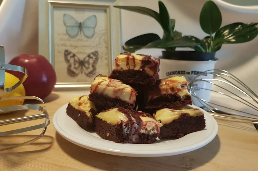  Red Velvet Cheesecake Brownies 