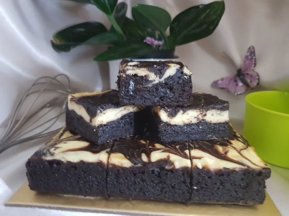  Cheese Swirl Brownies 